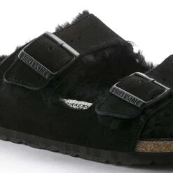 Birkenstock Arizona Shearling Sandal - Black - Regular/Wide -Shoe Discount Store 752663 detail 1
