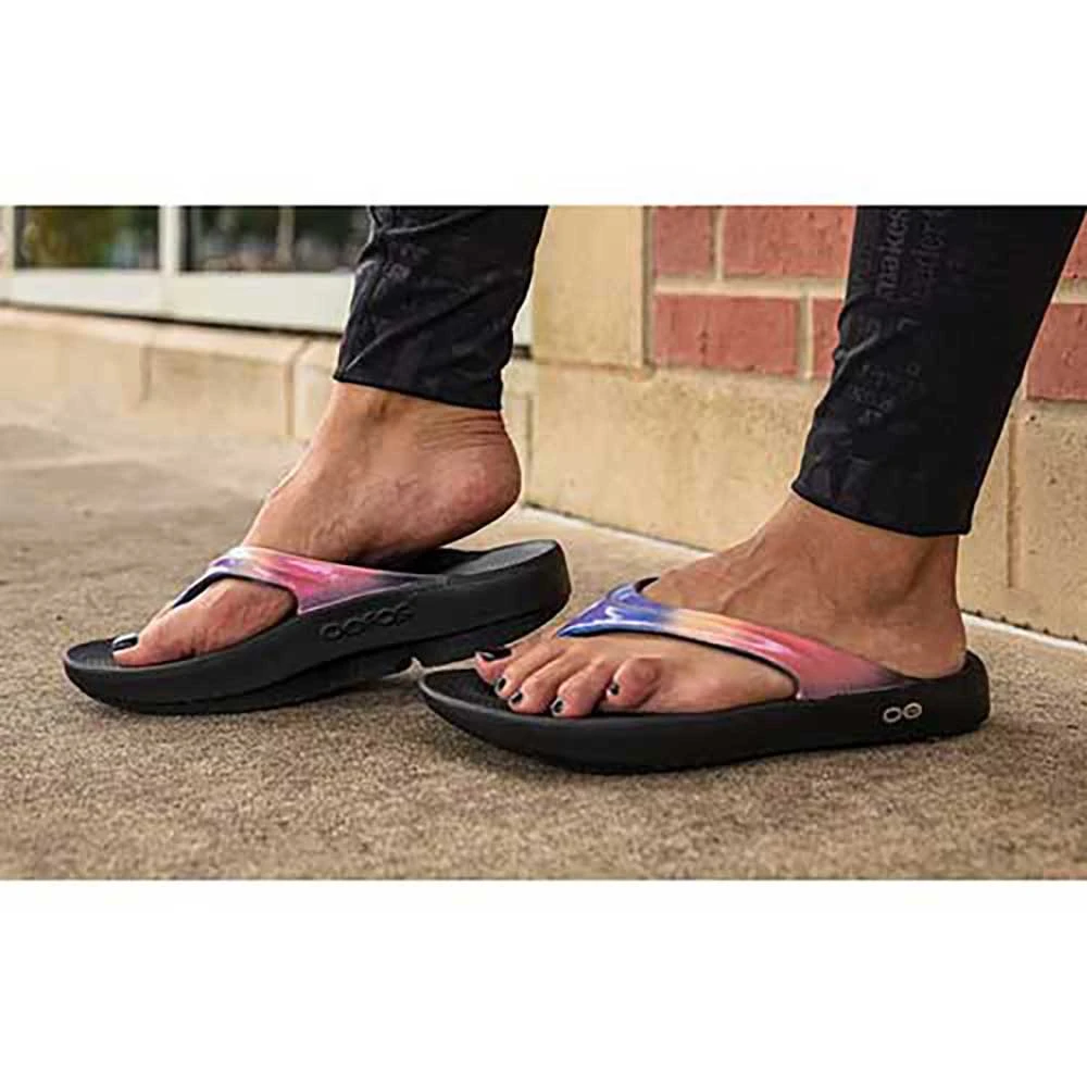 OOfos Women's OOlala Luxe Sandal - Horizon - Regular (B) 7 OOfos Women's OOlala Luxe Sandal - Horizon - Regular (B) - Image 5